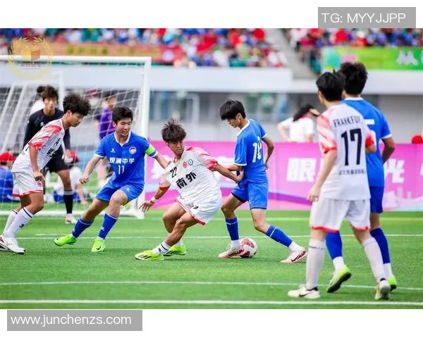 深圳足球队在城市联赛中以97分高居榜首展现强劲实力